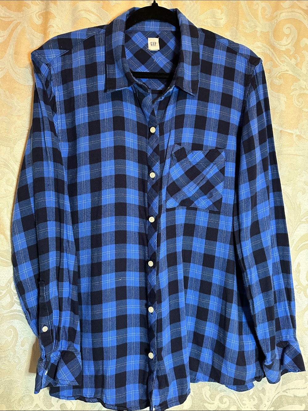 GAP Blue and Black Plaid Button-Down Flannel Shirt Cozy Cabin Fall Bonfire